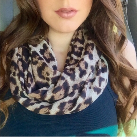 ShopBossyJocey Accessories - •LAST ONE• Tan Leopard Infinity Scarf